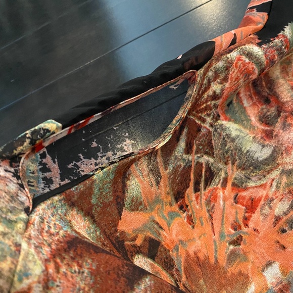 New Look Black Floral Semi-Sheer Lined Poncho - Picture 7 of 8